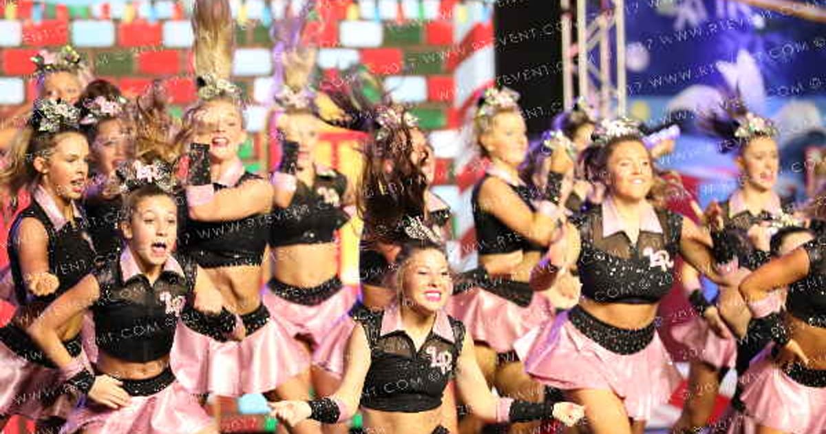 Cheers & More Lady Respect · Spirit Celebration Dallas Grand Nationals DIDII