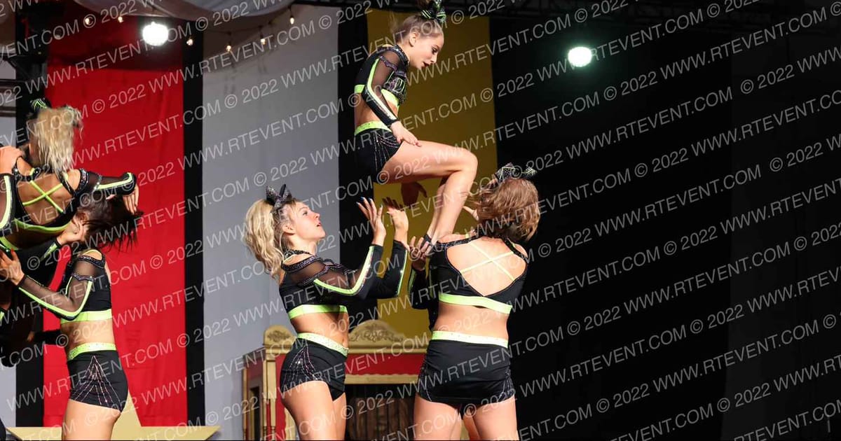 Cheer Extreme - Raleigh Lady Venom · Battle under the Big Top