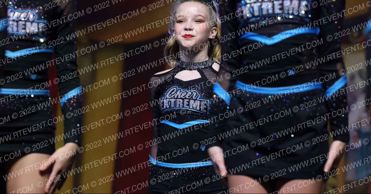 Cheer Extreme - Raleigh Lady Mermaids · Battle under the Big Top