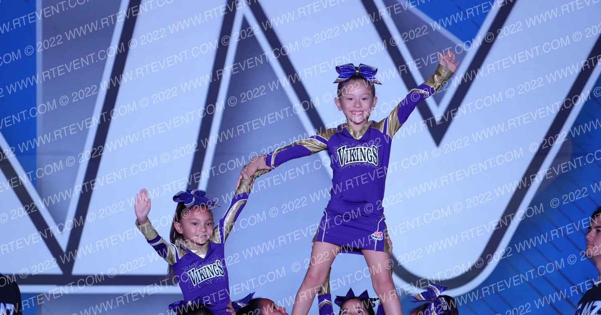 HOLLISTER VIKINGS MIGHTY MITE · Showdown At The Bay