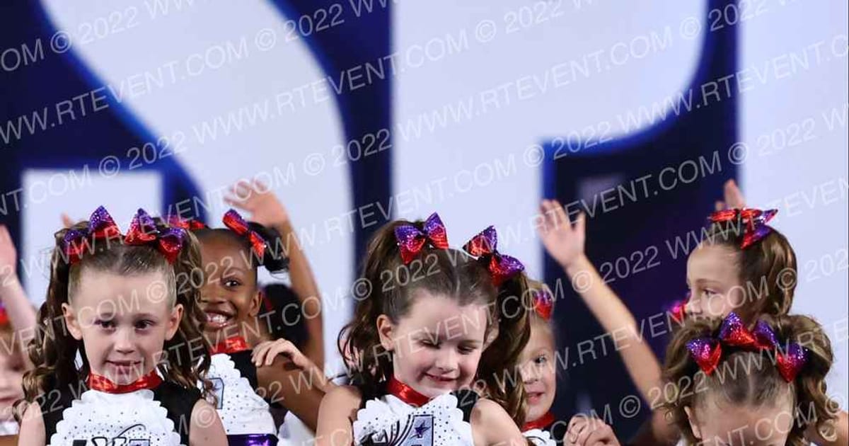 Lunar Viper Allstars Shimmer · Cheersport Oaks Classic
