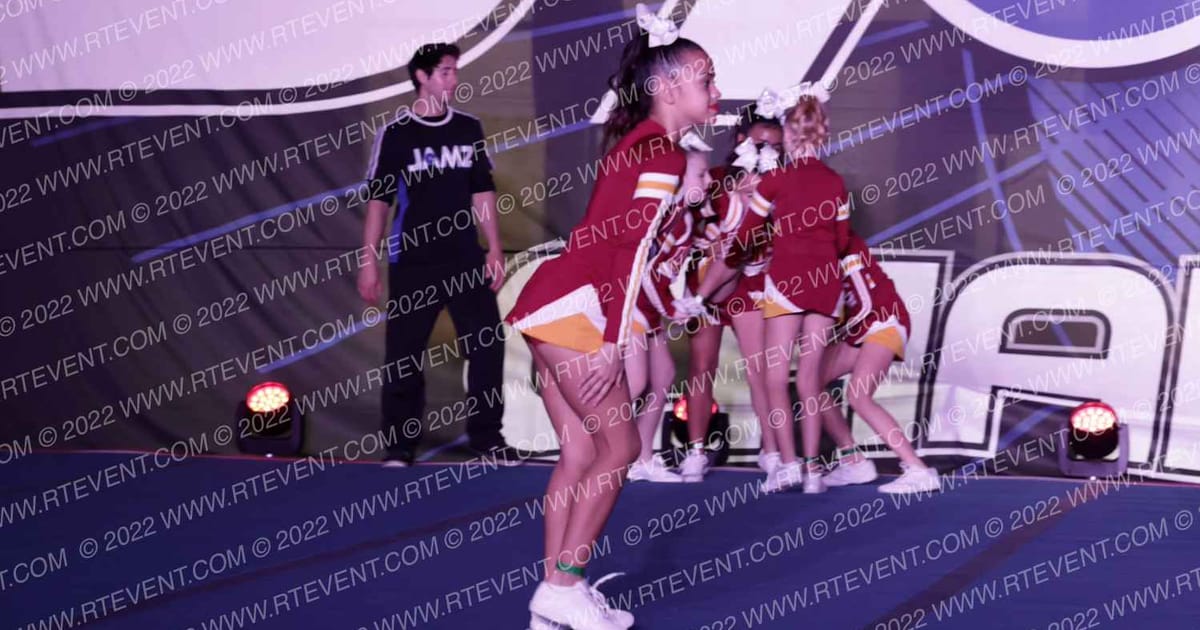 EAST COUNTY LIONS PEE WEES · Showdown At The Bay