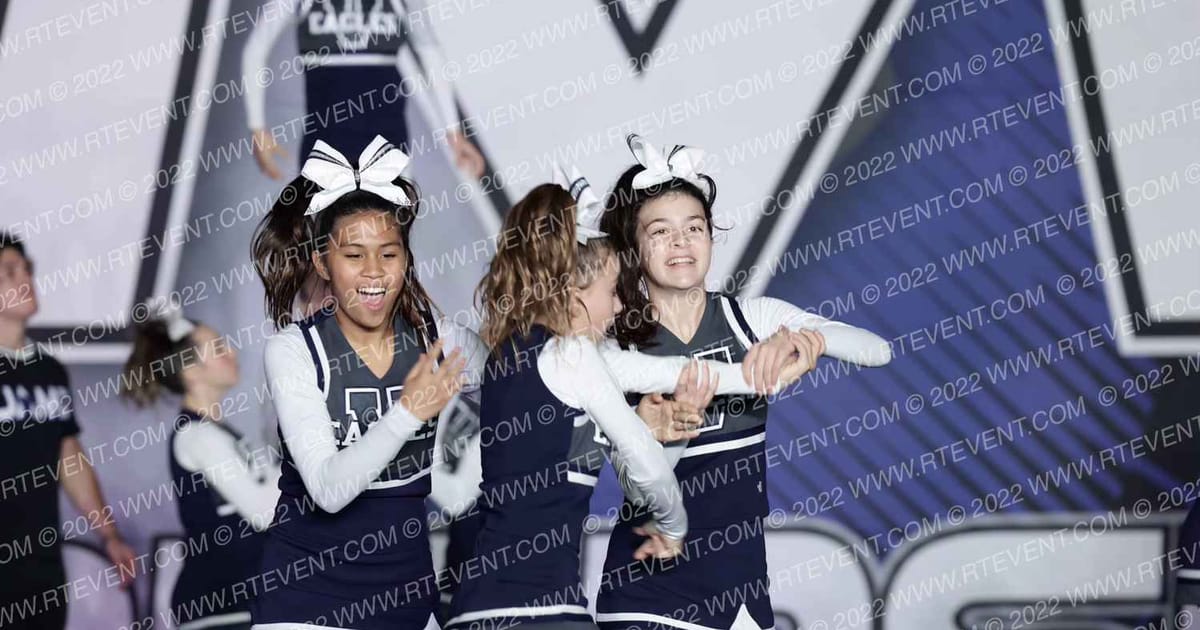 VISTA JR EAGLES MIDGET COMP TEAM · Showdown At The Bay
