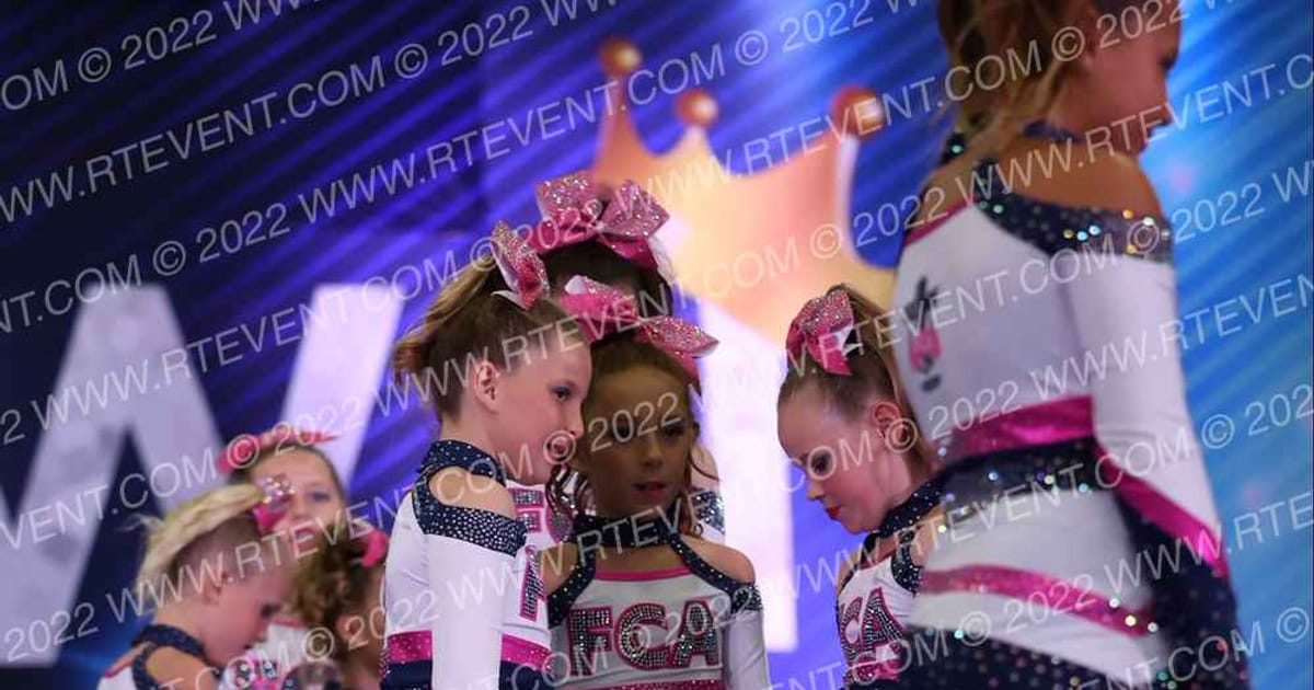 FCA Cheer Glow · Cali Crown