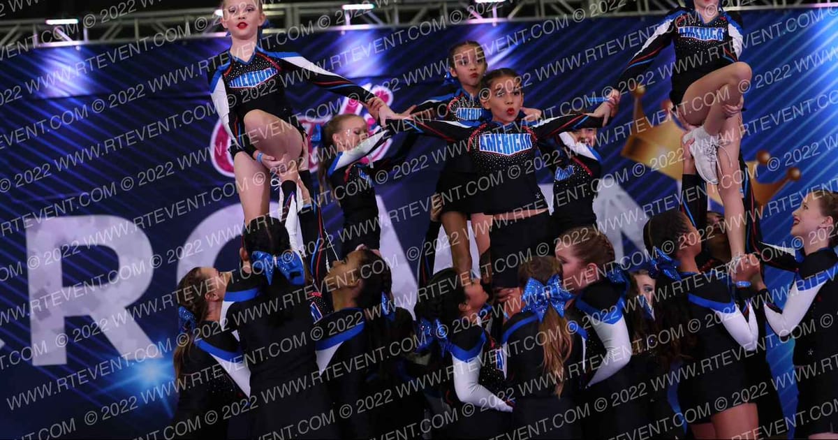 American Cheer JR STARS · Cali Crown