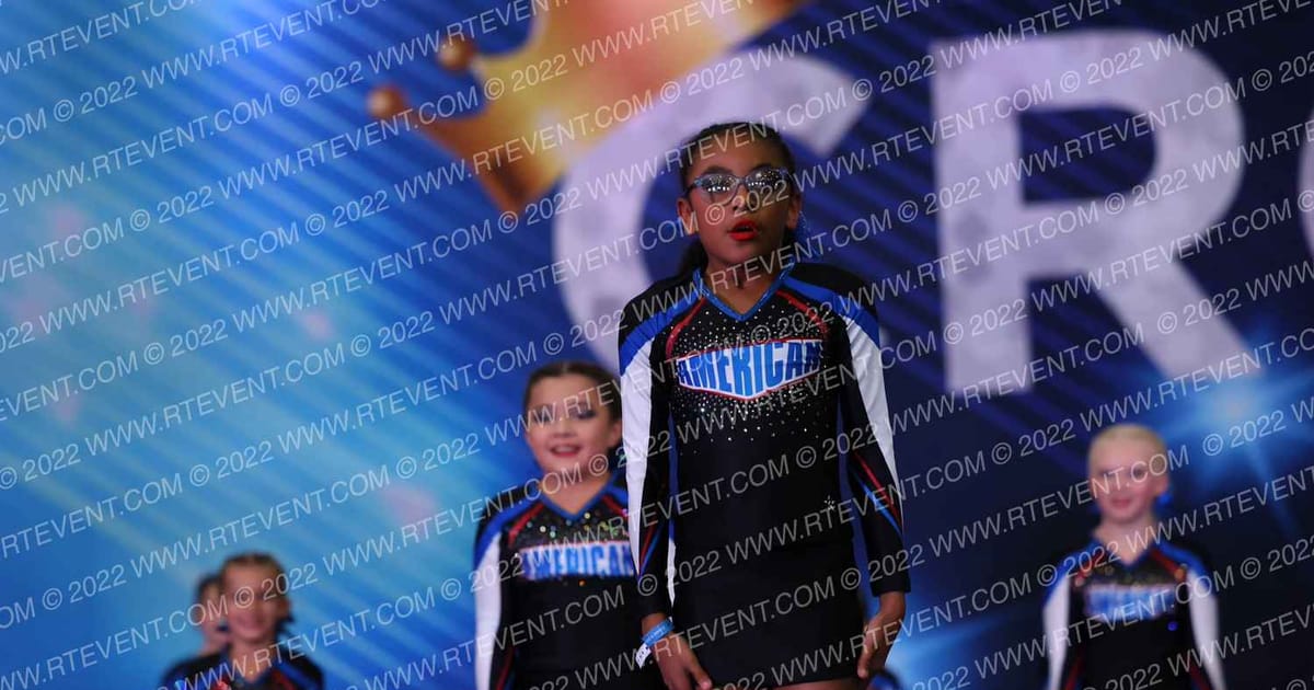 American Cheer YOUTH STARS · Cali Crown
