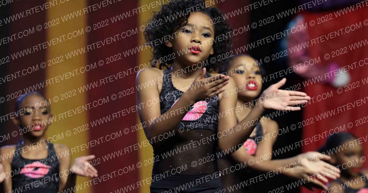 The Xtreme Girls Charm · Battle under the Big Top