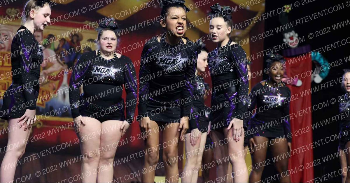 MGA Cheer Extreme Infinity · Battle under the Big Top