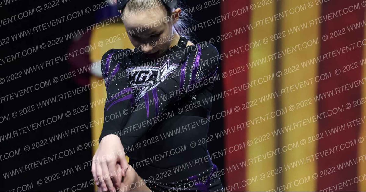 MGA Cheer Extreme Zero Gravity · Battle under the Big Top
