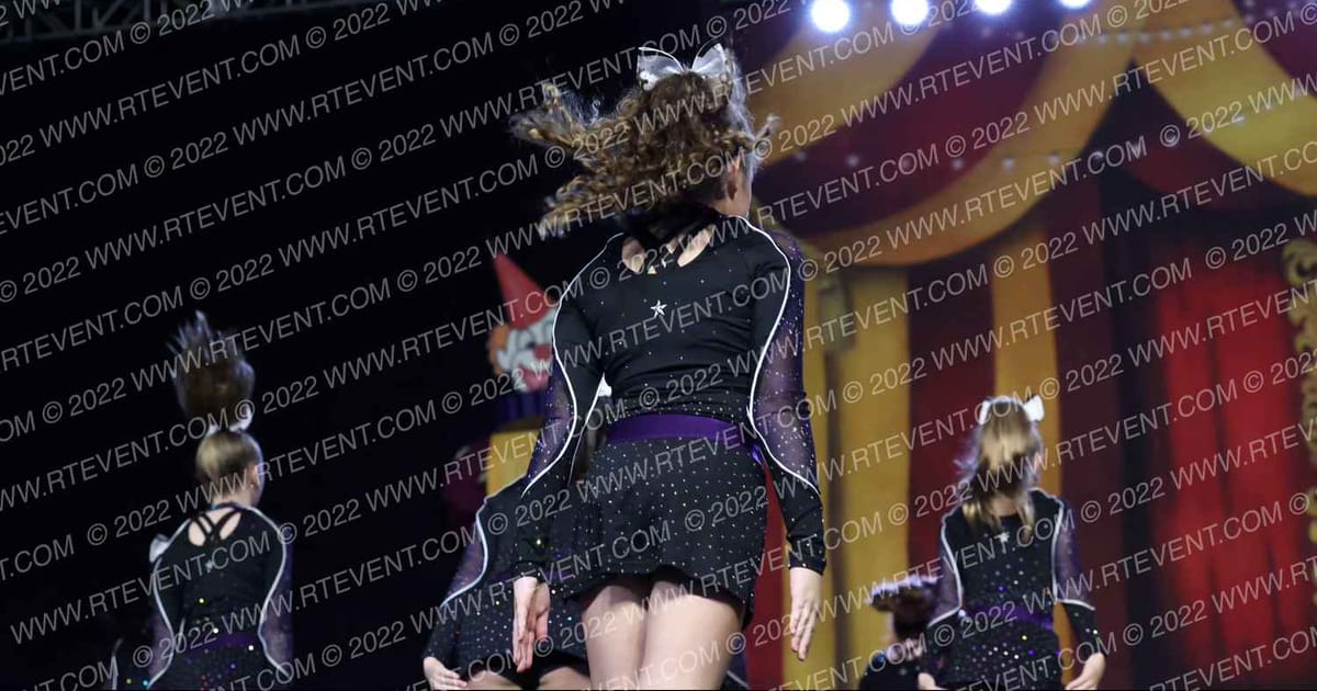 Douglasville Cheer Stars Shade · Battle under the Big Top