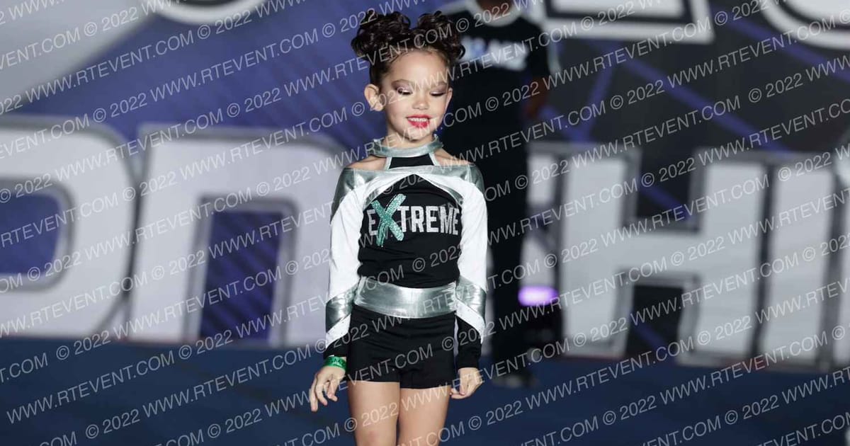 ENCORE DANCE THE MINIONS · Showdown At The Bay