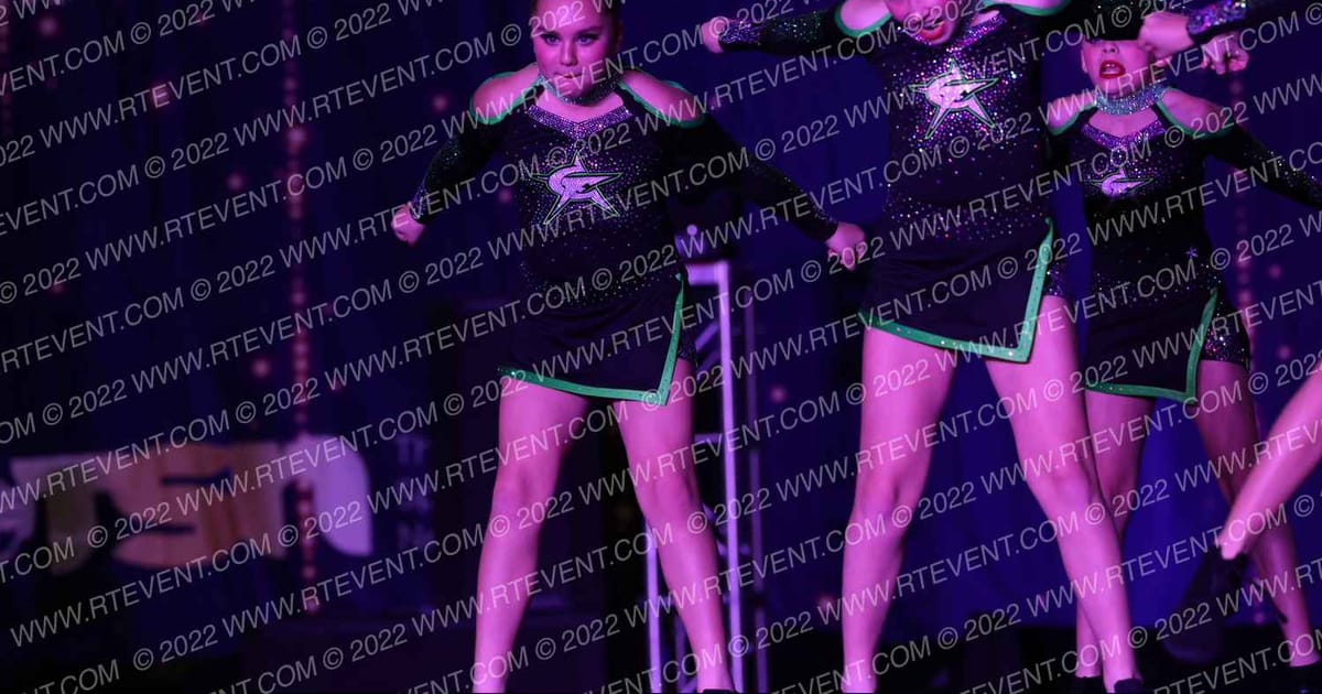 CheerForce Emeraldz · THE LA MARQUEE