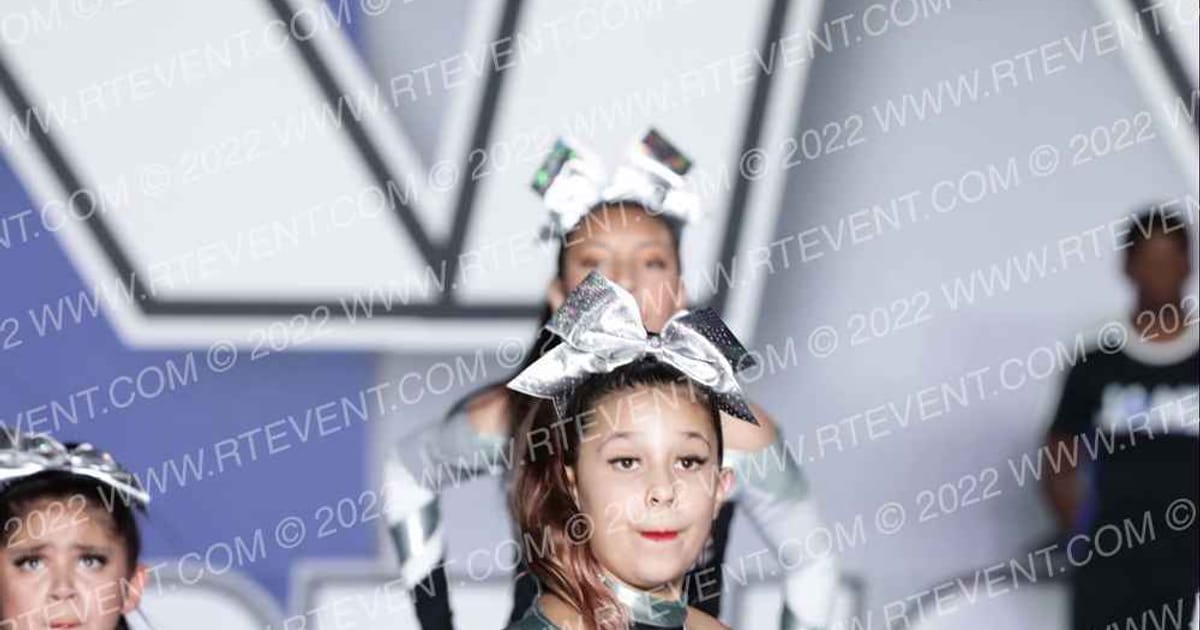 ENCORE DANCE MATERIAL GURLZ · Showdown At The Bay