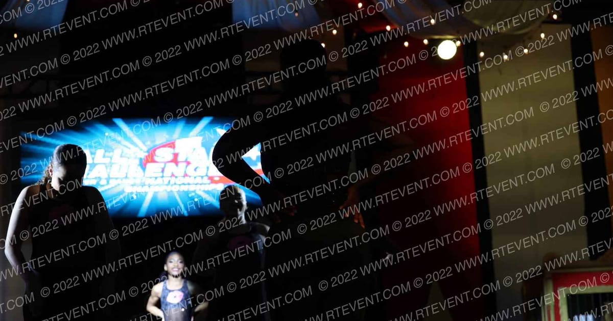 The Xtreme Girls Covergirls · Battle under the Big Top
