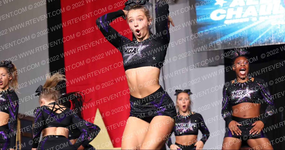 MGA Cheer Extreme Lady Orbit · Battle under the Big Top
