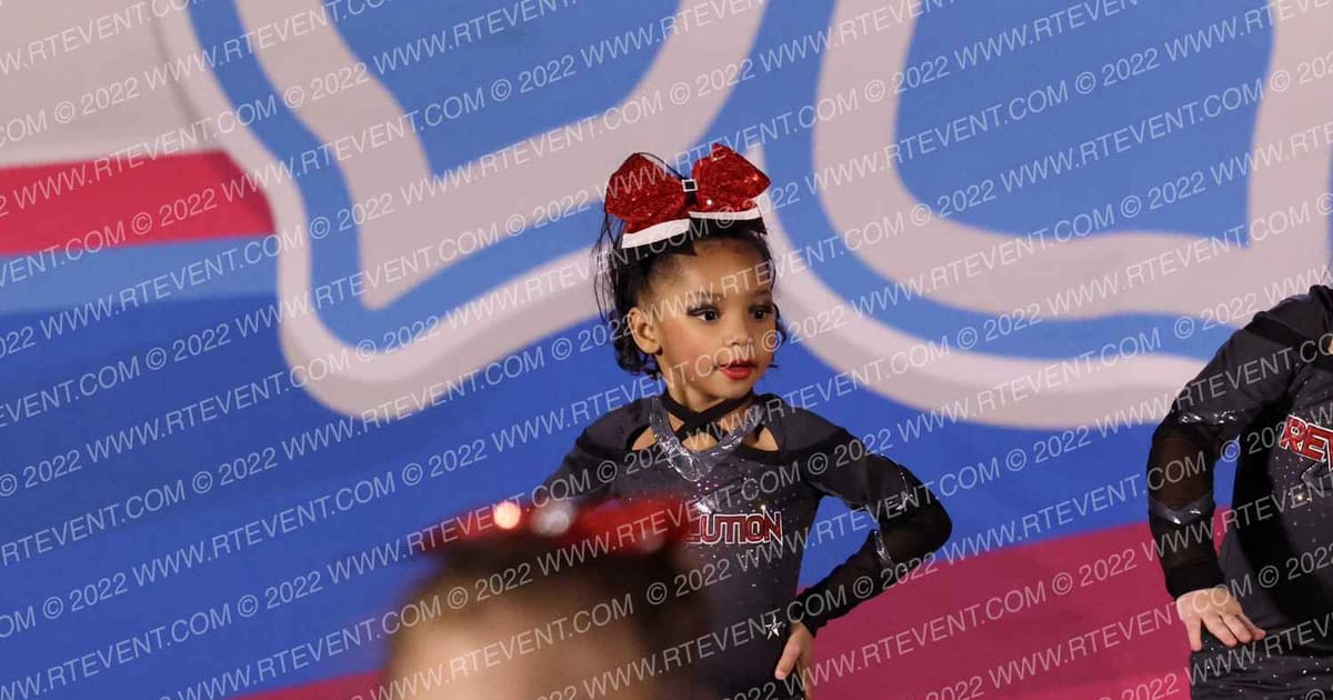 Cheer Revolution Tiny Shells · Gatlinburg Showdown