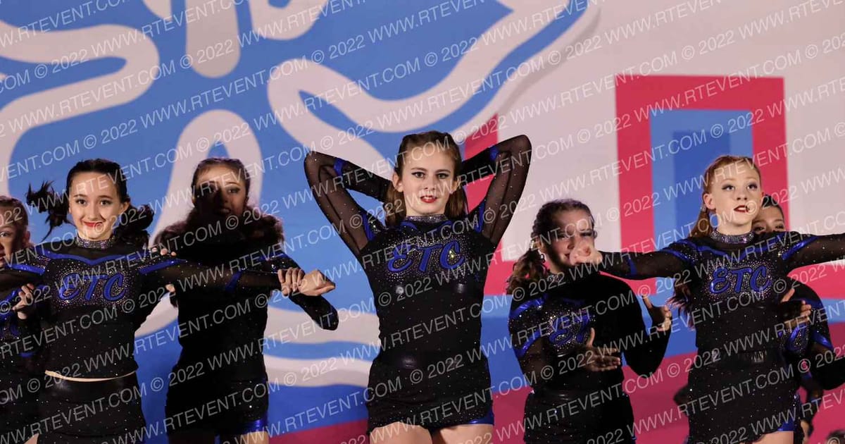 East Tennessee Cheer Throne Cats · Gatlinburg Showdown