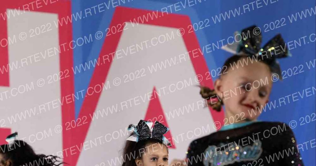 Cheer Central Athletics Emeralds · Gatlinburg Showdown