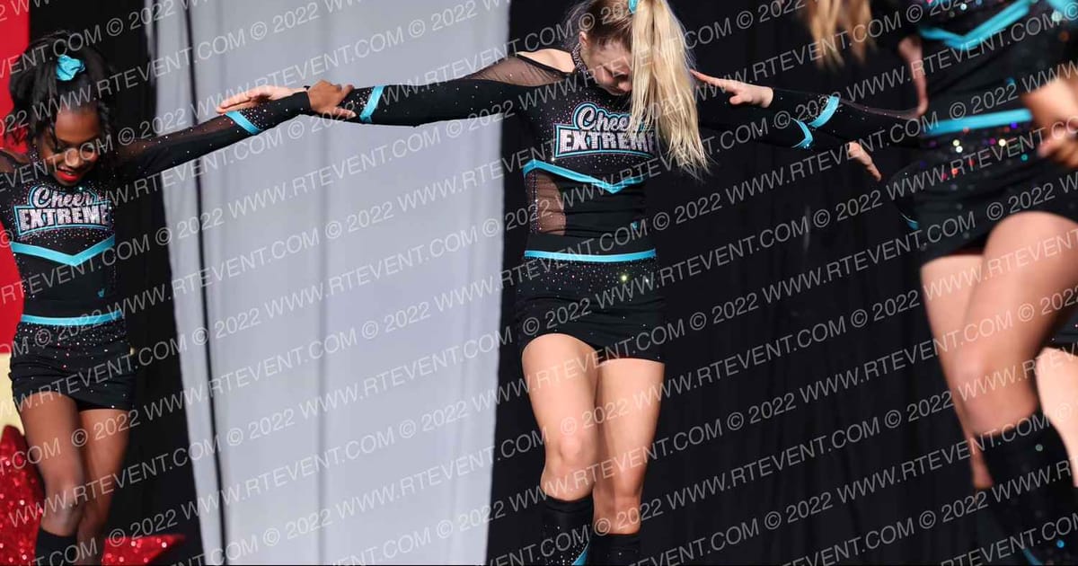 Cheer Extreme - Raleigh Ice Queens · Battle under the Big Top