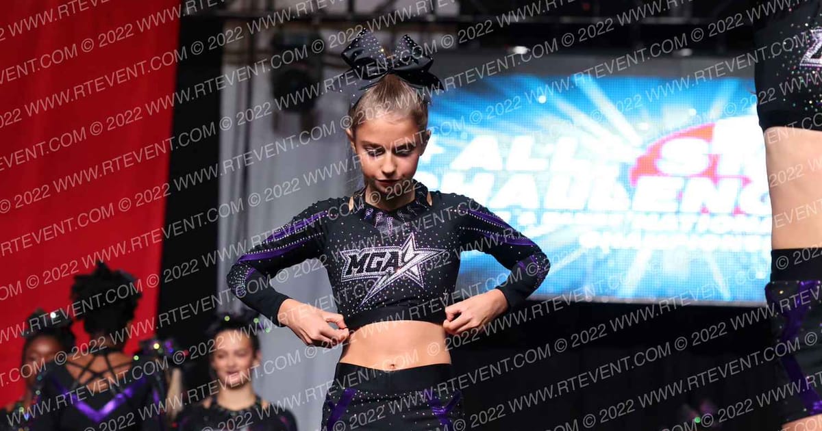 MGA Cheer Extreme Vortex · Battle under the Big Top