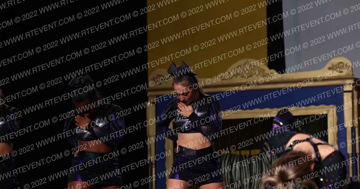 MGA Cheer Extreme Lady Orbit · Battle under the Big Top