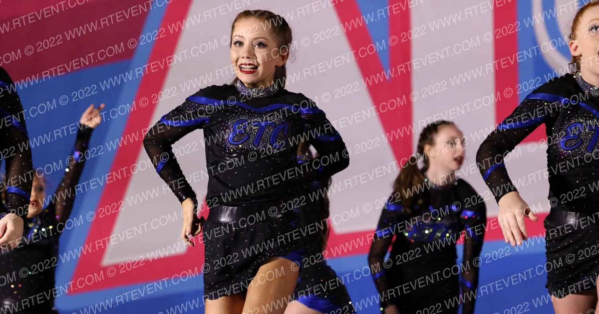 East Tennessee Cheer Throne Cats · Gatlinburg Showdown