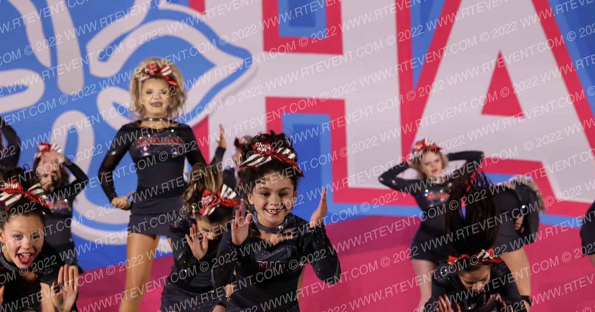 Cheer Revolution J2 Crew · Gatlinburg Showdown