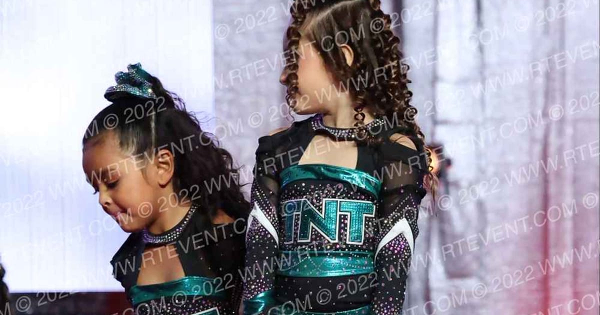 Top Notch Tumble Flamingos · Encore Houston