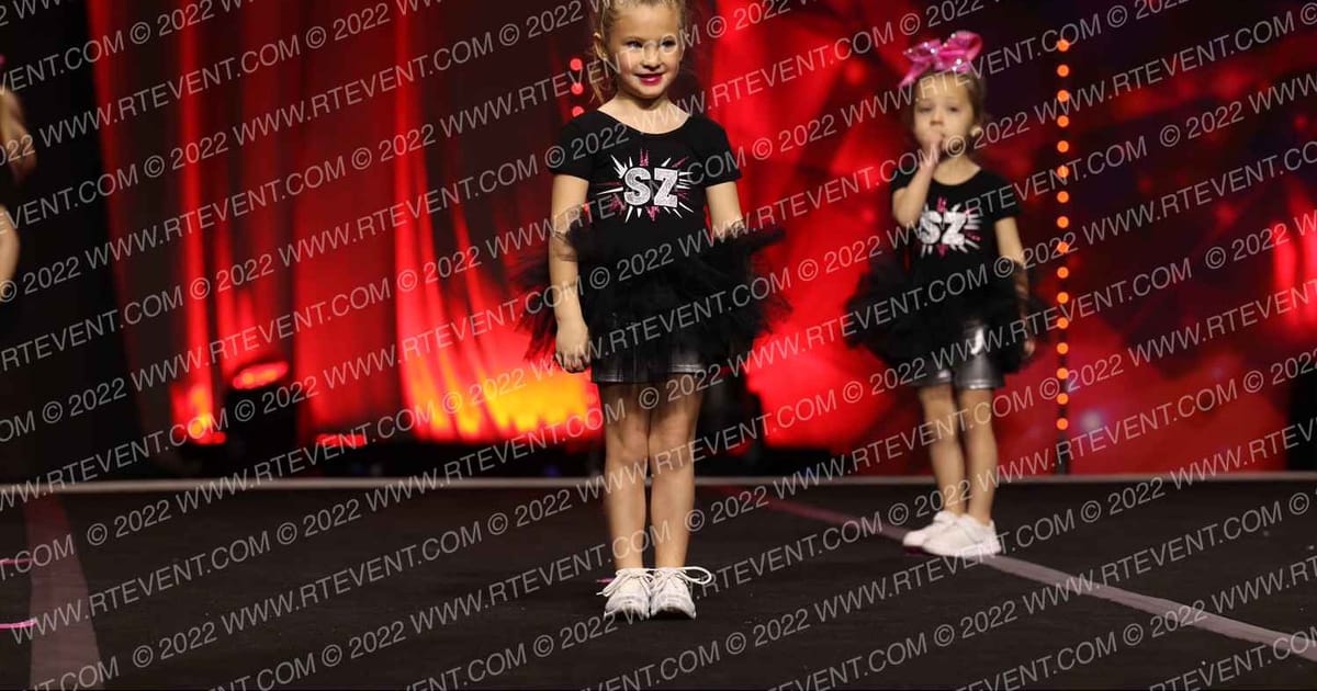Spirit Zone Glitter Girls · Americas Best Grand Nationals