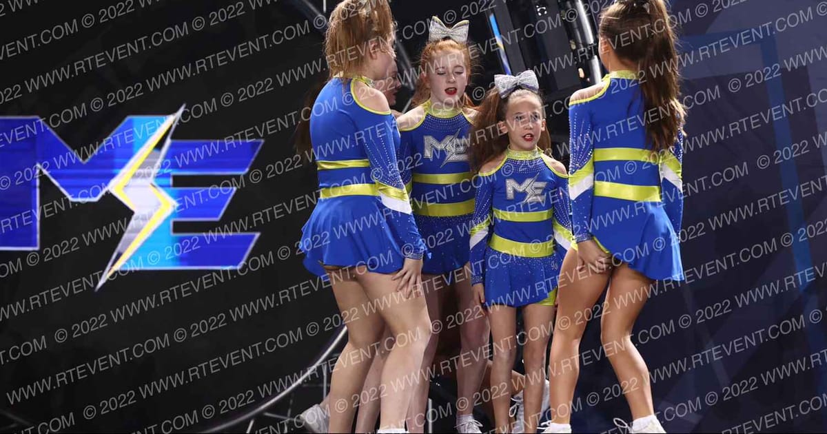 Midsouth Extreme Blue Diamonds · THE CHEER TOUR PIGEON FORGE