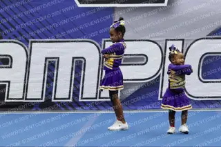 SYFL  LYNWOOD JR KNIGHTS CHEER