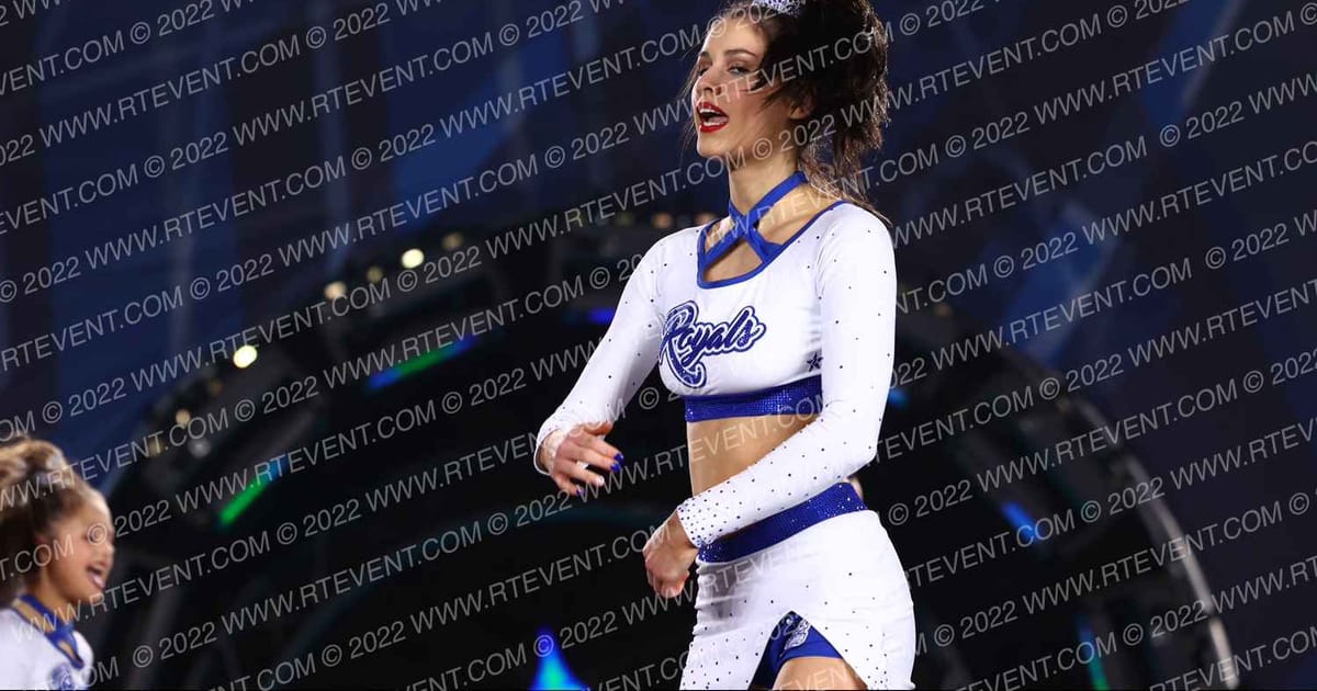 Alpha Extreme Cheer Lady Reign · THE CHEER TOUR PIGEON FORGE