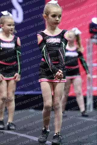 Dream Athletics Material Girls