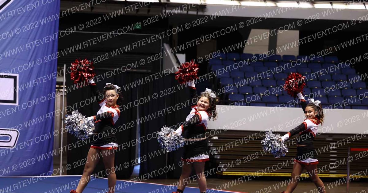 VISTA CHEER MM · ARENA Holiday Showcase