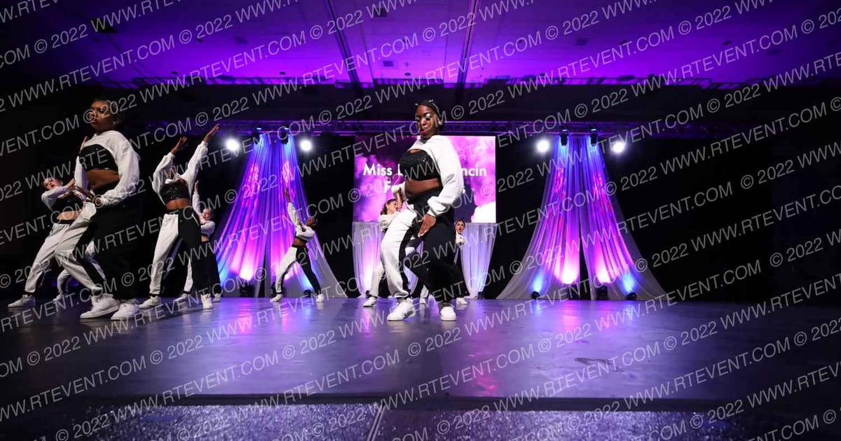 Miss Edie's Dancin Feet Seniors · Holiday Spectacular Dance