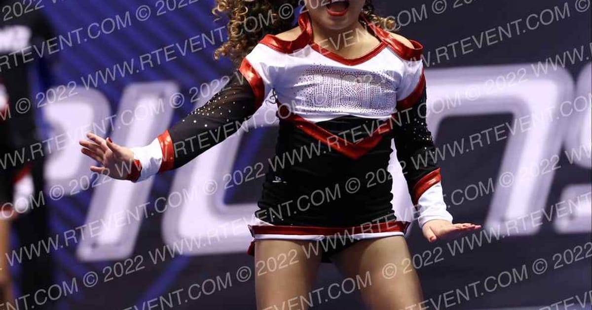 VISTA CHEER MM · ARENA Holiday Showcase
