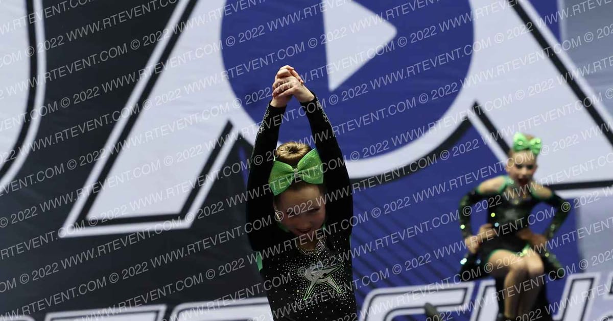 CHEERFORCE EMERALDZ · ARENA Holiday Showcase