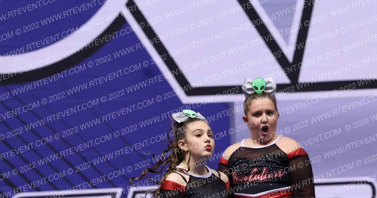 REVOLUTION SPORTS CENTER STARSTRUCK · ARENA Holiday Showcase