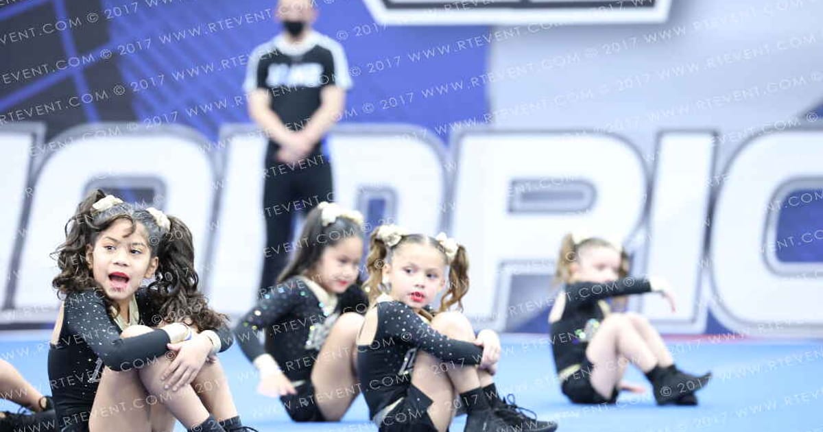LIGHTNING ELITE TINY TWISTERS · Palms Pyramids