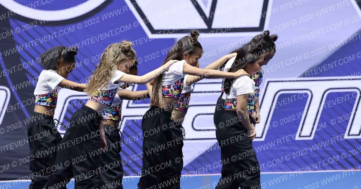 ITALIAS DANCE ACADEMY SHIMMY SHAKERS · ARENA Holiday Showcase