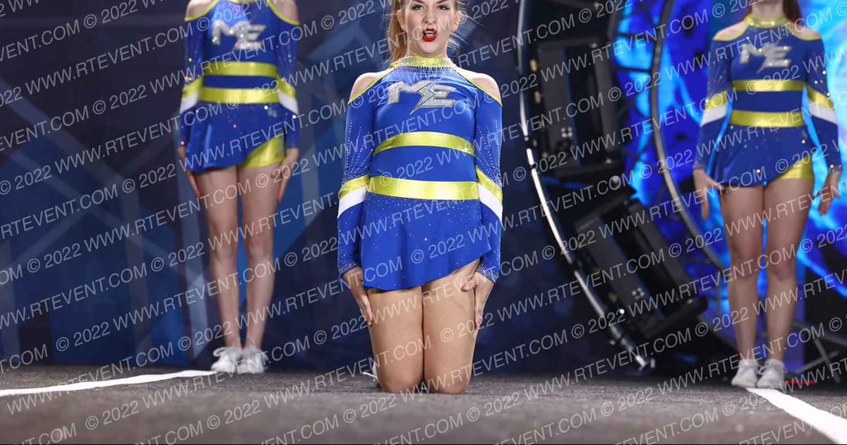 Midsouth Extreme Blue Diamonds · THE CHEER TOUR PIGEON FORGE