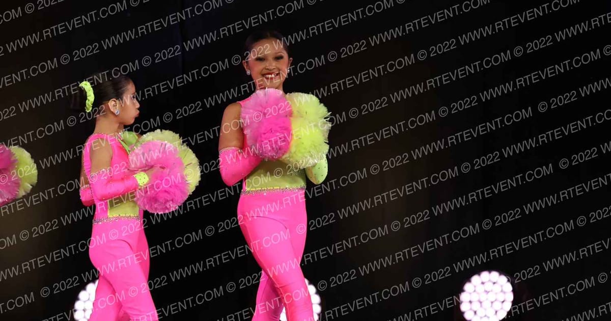 Dancin Bluebonnets Mini Elite Large Pom · The GROOVE at Encore