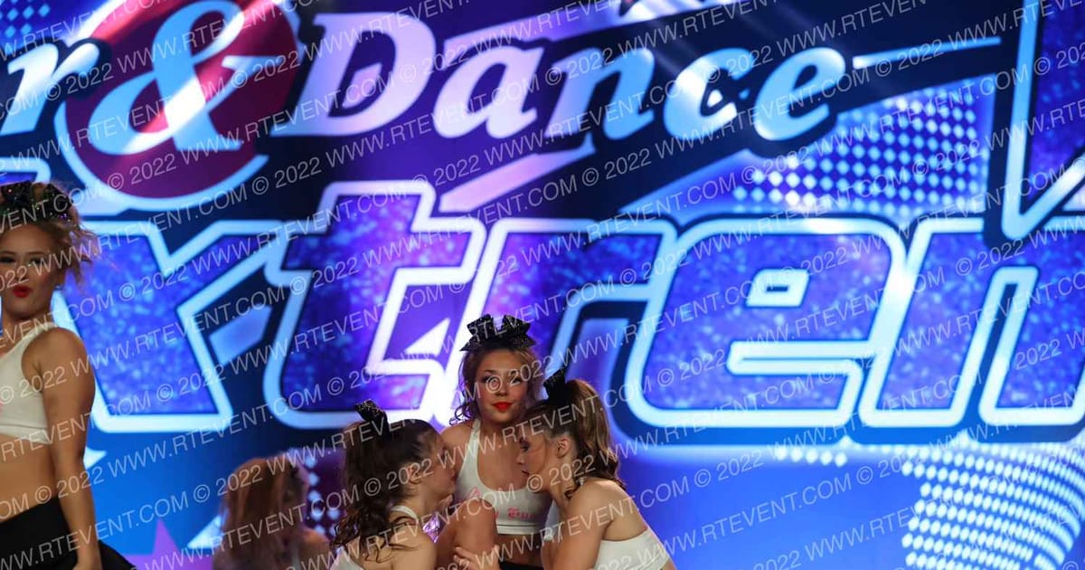 Cheer Extreme Annapolis Lady Gunz · holiday Spectacular FINAL