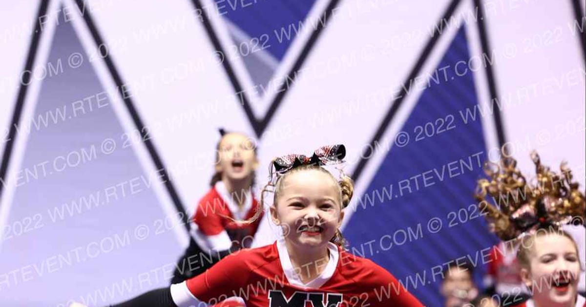MURRIETA VALLEY POP WARNER WARHAWKS · ARENA Holiday Showcase