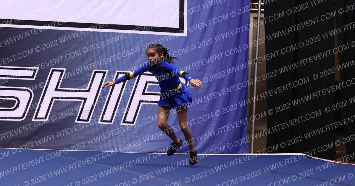 LIGHTNING ATHLETICS EXTREME · ARENA Holiday Showcase