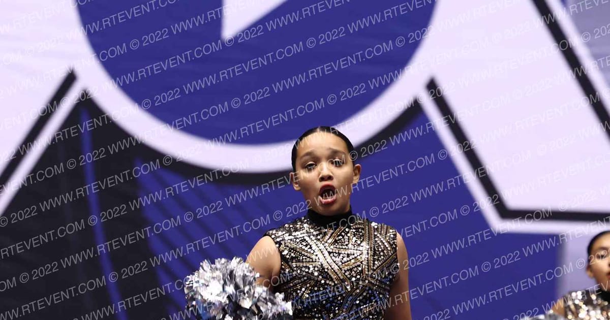 MAYANS CHEER AND DANCE PEARLS · ARENA Holiday Showcase