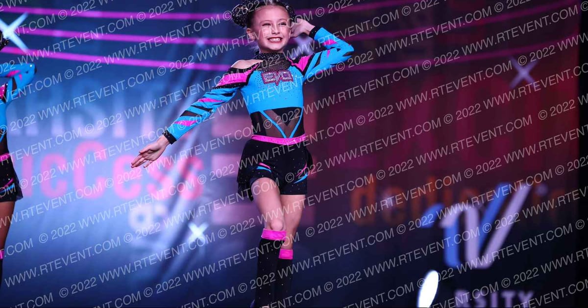 Evolution Cheer Teal Smash · Spirit Cheer Super Nationals