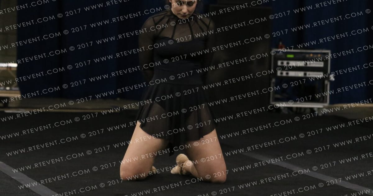 Power Cheer Lucy Bovington · FC Essentials