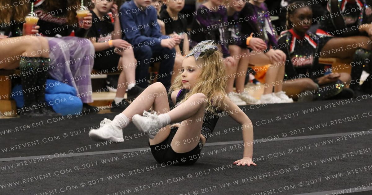 Power Cheer ariel moyce · FC Essentials