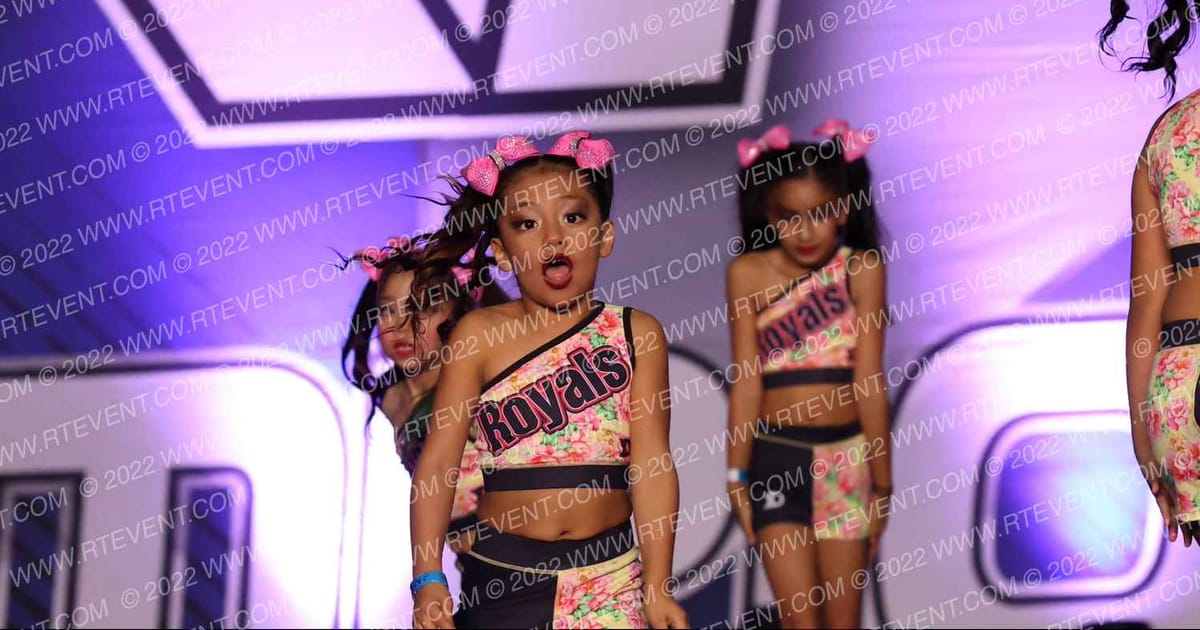 ROYAL STORM ELITE LADY LIGHTNING · Palms Pyramids